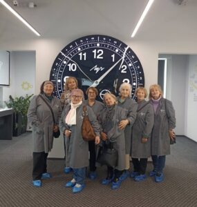 📍Граждане пожилого возраста ТЦСОН Заводского района посетили экскурсию на часовой завод «Луч».
